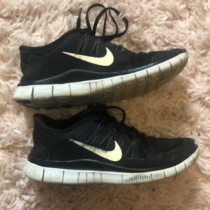 Black Nike Free Runs 5.0
